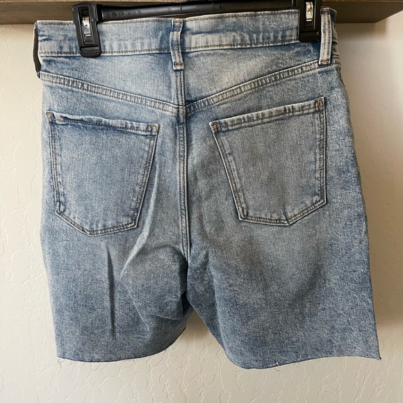 Old Navy| Sky High Short in Extra High Rise, Size 8•••Bermuda Style, NWT - Picture 4 of 9